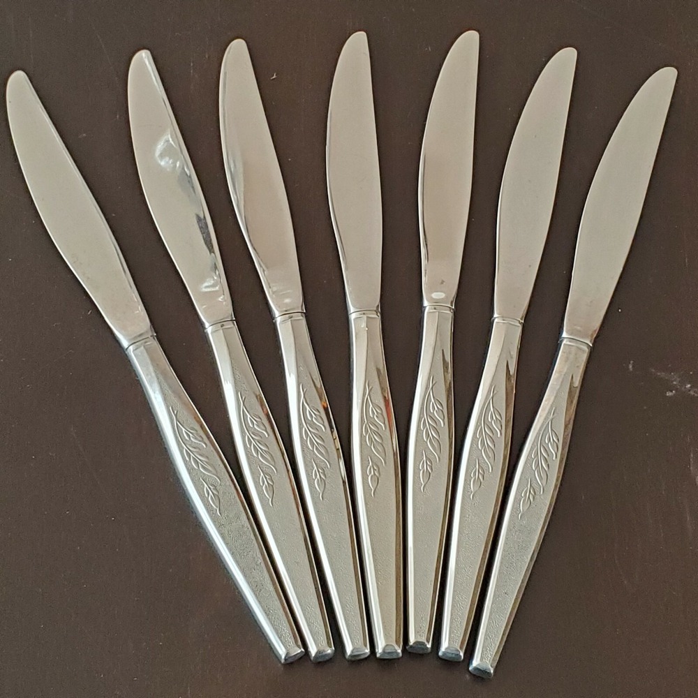 7 place‎ knives Oneida Community Woodmere Textured Wheat Leaf